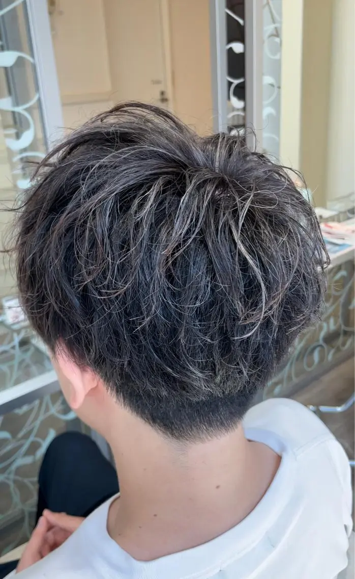 カラー メンズ メンズハイライト ハイライトカラー ヘアカラー ✨似合わせ特化美容師 WILL上村 拳吾のヘアスタイル