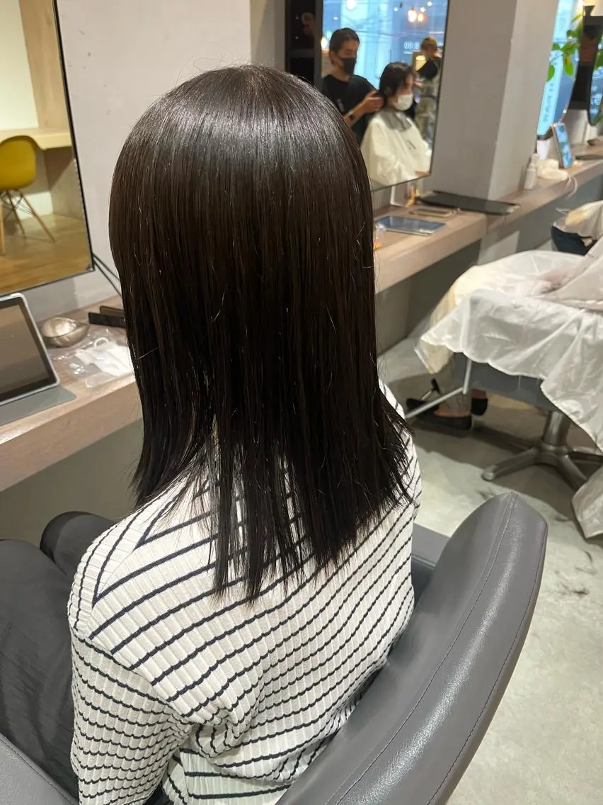 ミディアム カラー SCENEbyRAD helmのヘアスタイル