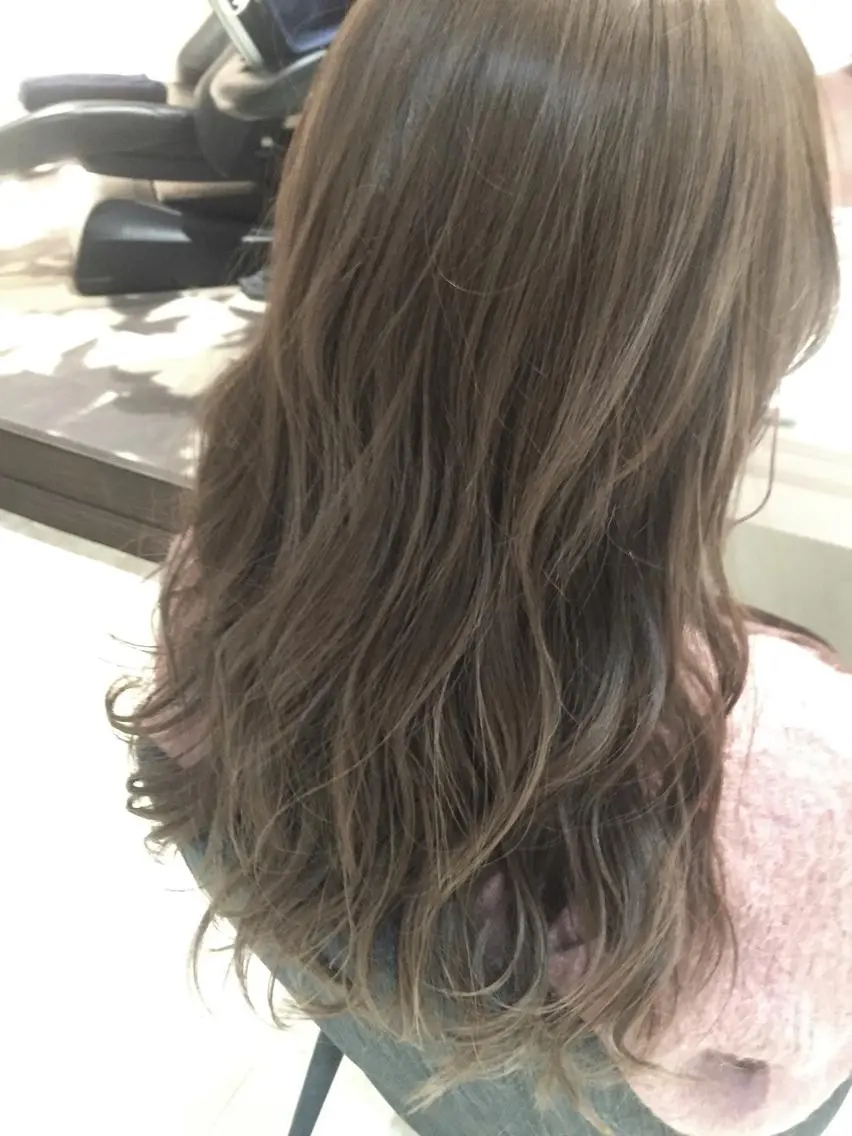 セミロング カラー グレージュ ミルクティーグレージュ ♥️ボブ韓国風ヘア ♥️久保田夢美のヘアスタイル