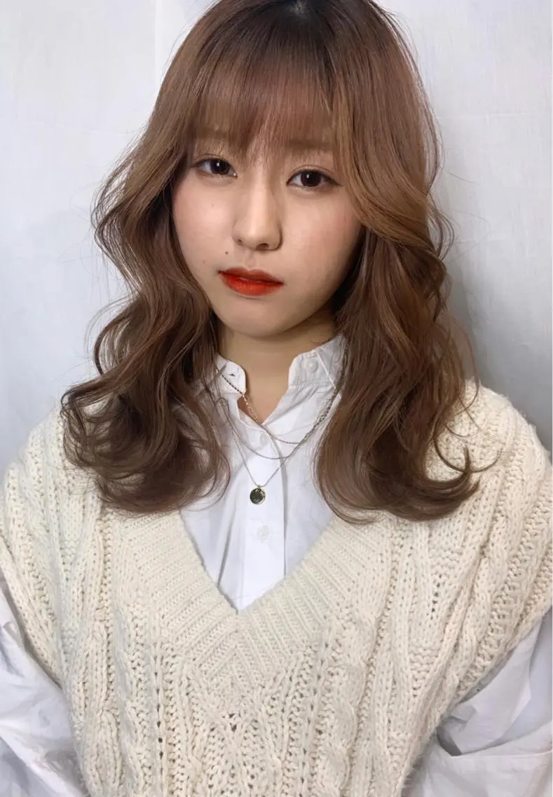 ミディアム カラー ヘアアレンジ 髙塚碧🇰🇷 韓国ヘア🎗️のヘアスタイル