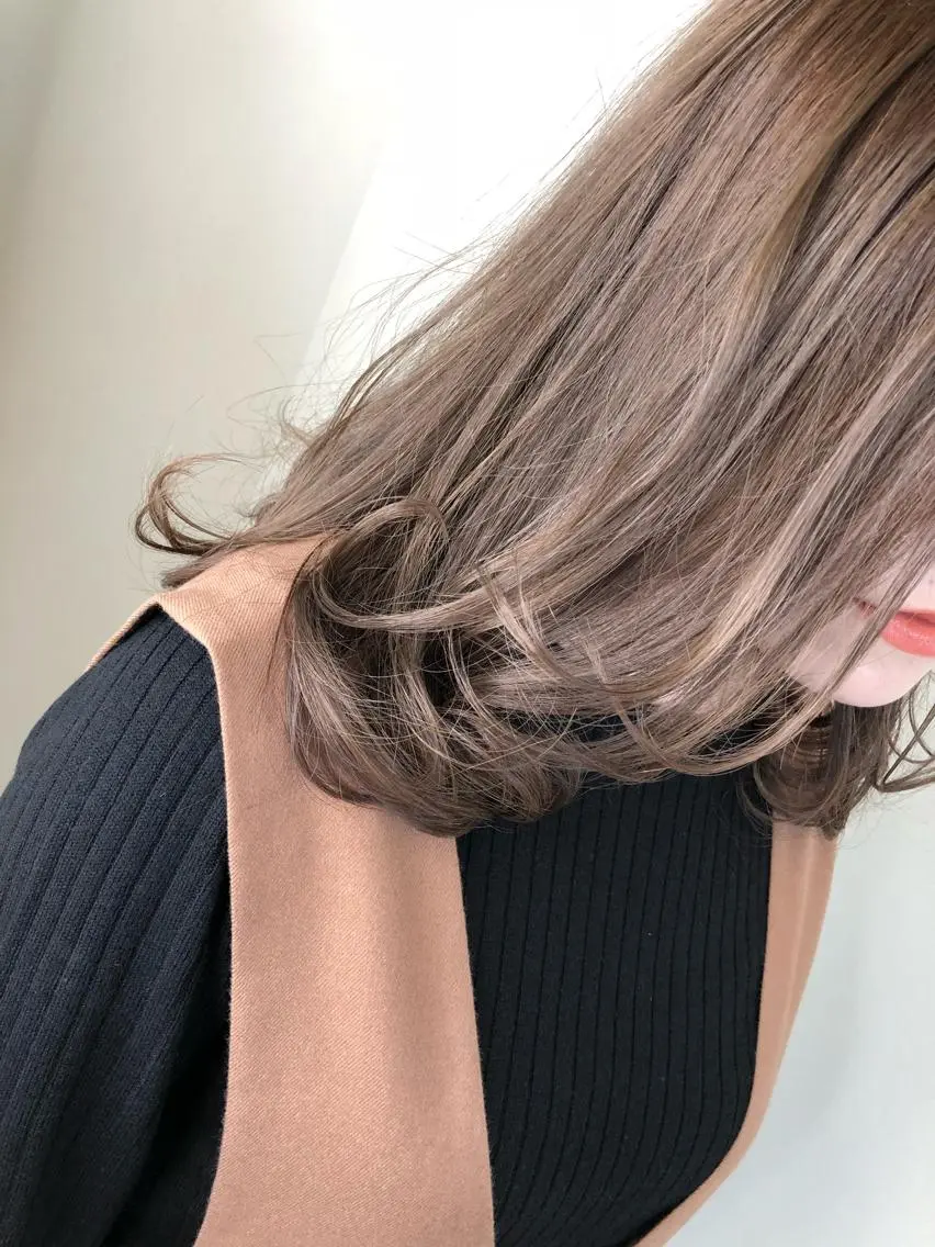 ミディアム カラー ナカムラ リナのヘアスタイル