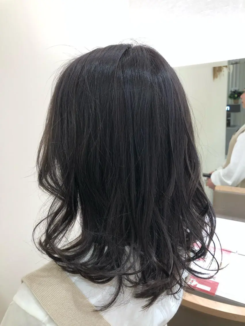 ミディアム カラー レイヤーカット/ ハイライト 千咲季のヘアスタイル