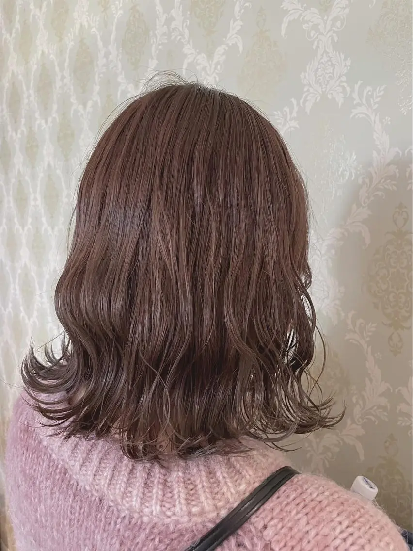 ミディアム カラー ベージュカラー ブリーチ ブラウンカラー 透明感カラー ミルクティーブラウン ヘアセット EARTH中島 秋桜久のヘアスタイル