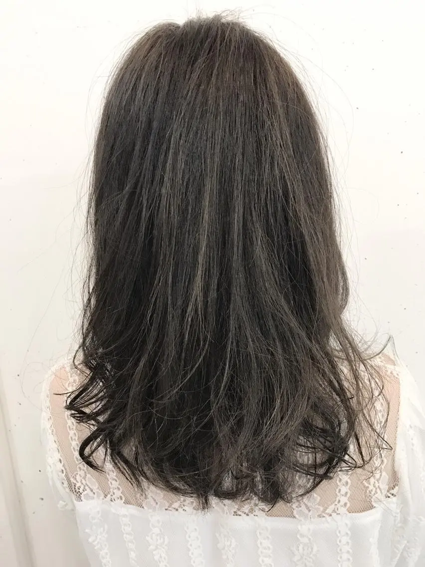 カラー ブリーチ ハイライトカラー ヘアカラー トリートメント ヘッドスパ グレージュ/髪質改善 Yamato.hのヘアスタイル