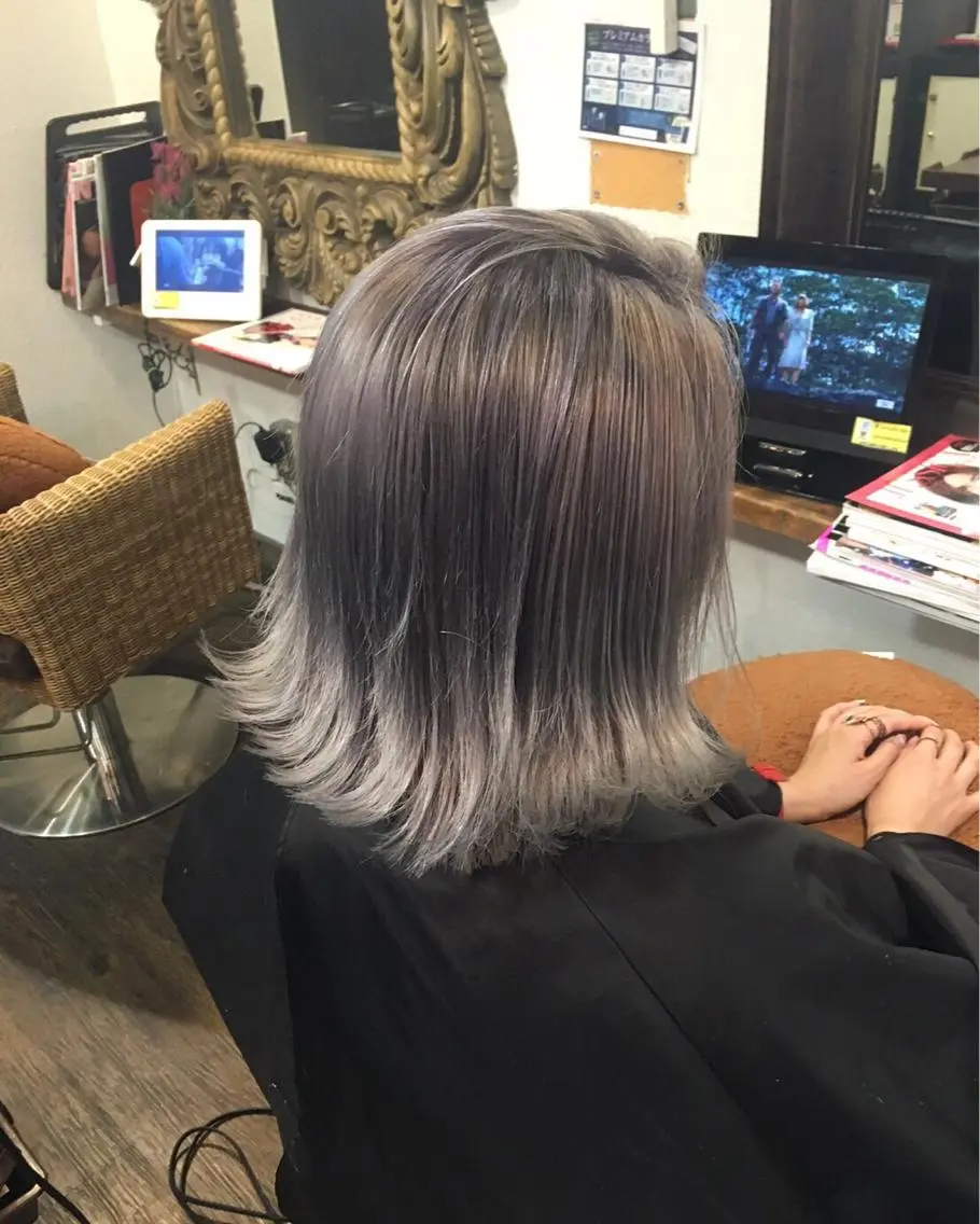 ショート ミディアム カラー 切りっぱなしボブ グレージュ ボブ 外ハネヘア 🧡ショートの達人 🧡SHOのヘアスタイル