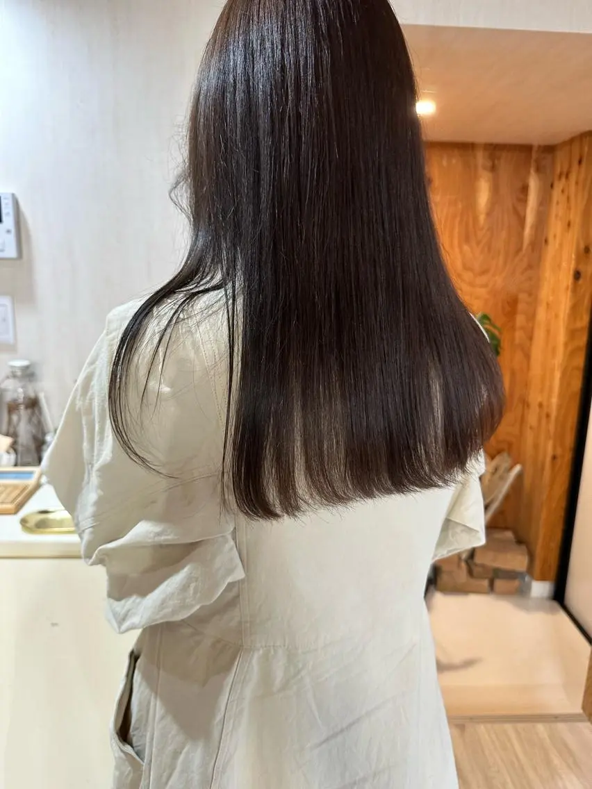 ロング カラー 伊藤 友香のヘアスタイル
