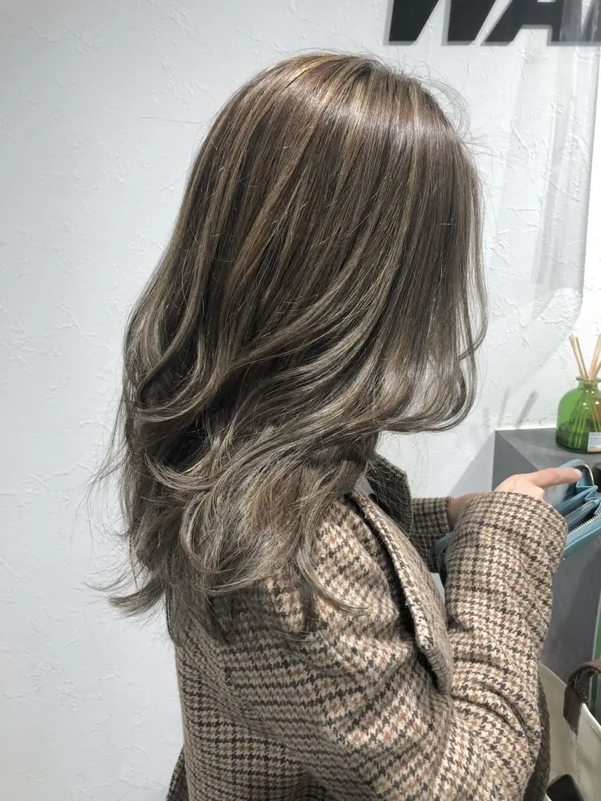 ロング カラー ハイライトカラー ハイライト カット ヘアカラー トリートメント 🤍2nd🤍田所 美希のヘアスタイル