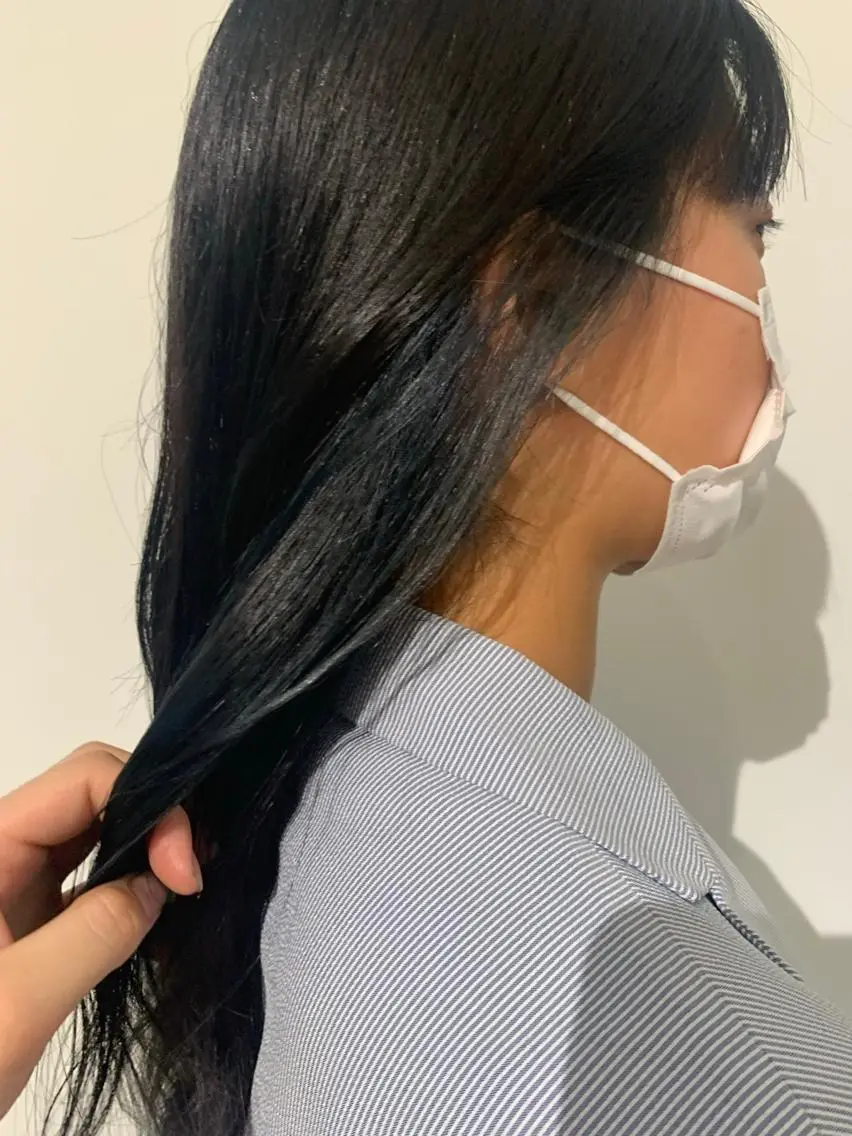 セミロング 山内 愛可のヘアスタイル