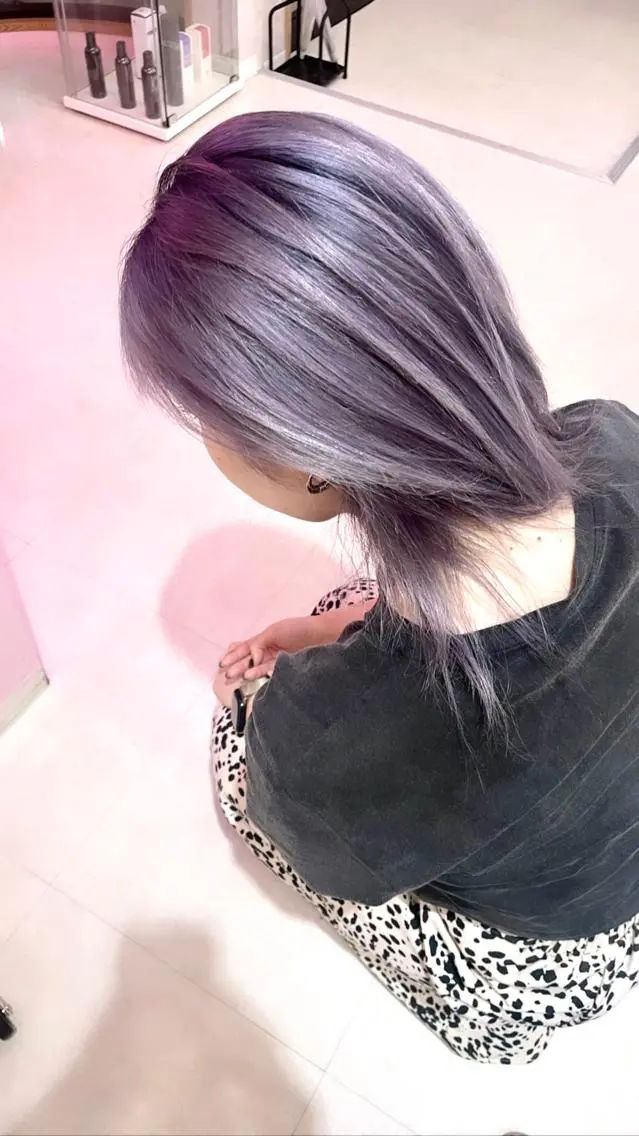 セミロング カラー 🌈ブリーチデザイン 🌈MANATOのヘアスタイル