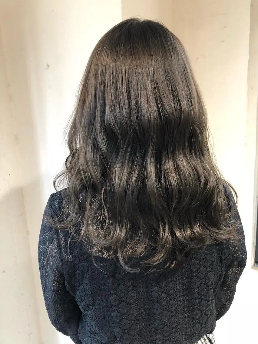 ロング カラー ヘアアレンジ メンズ キッズ ネイル マツエク・マツパ グレージュ 透明感カラー🤎 ゆりのヘアスタイル