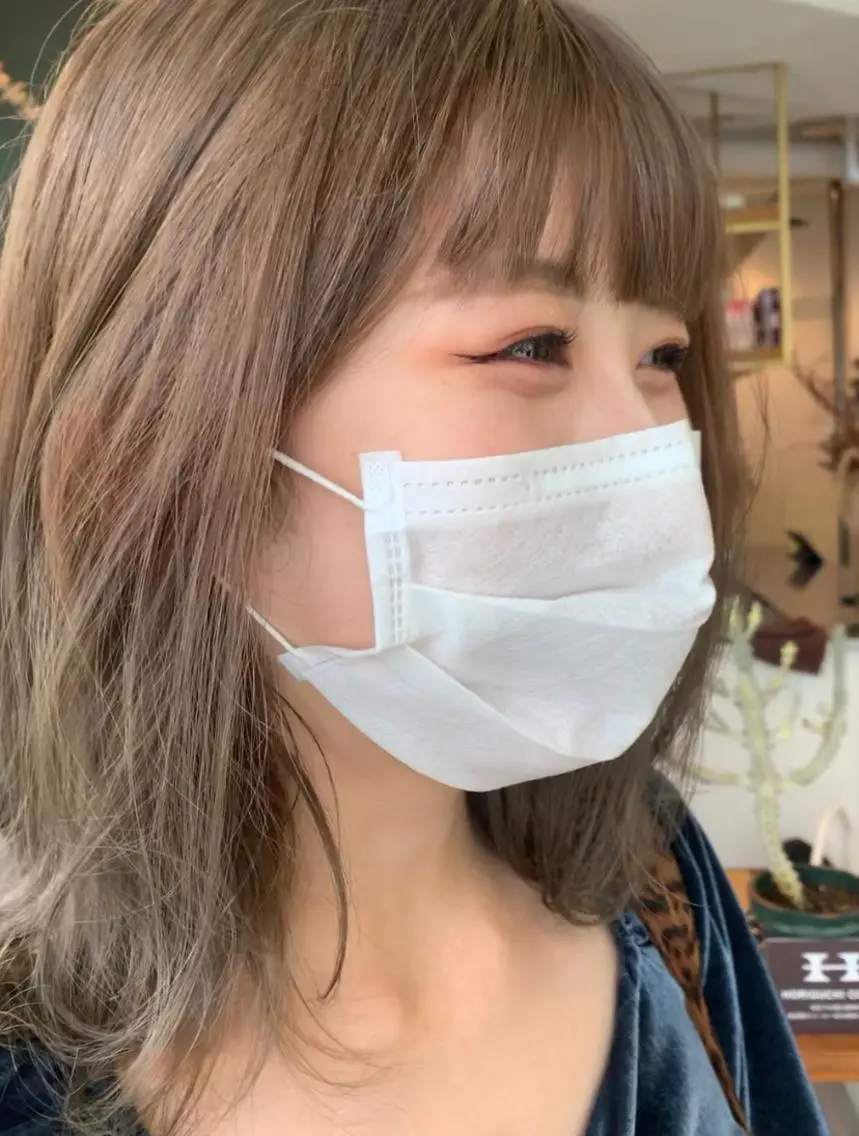ミディアム カラー ベージュカラー ブリーチ グラデーションカラー ミルクティーベージュ ヘアカラー 中目黒🌼 🌼ハナのヘアスタイル
