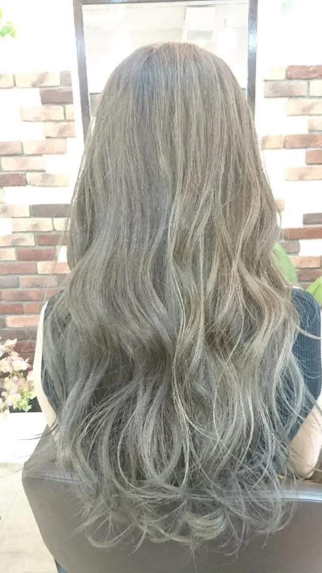 ロング ツヤ髪ケアカラー✨ 中谷良成のヘアスタイル