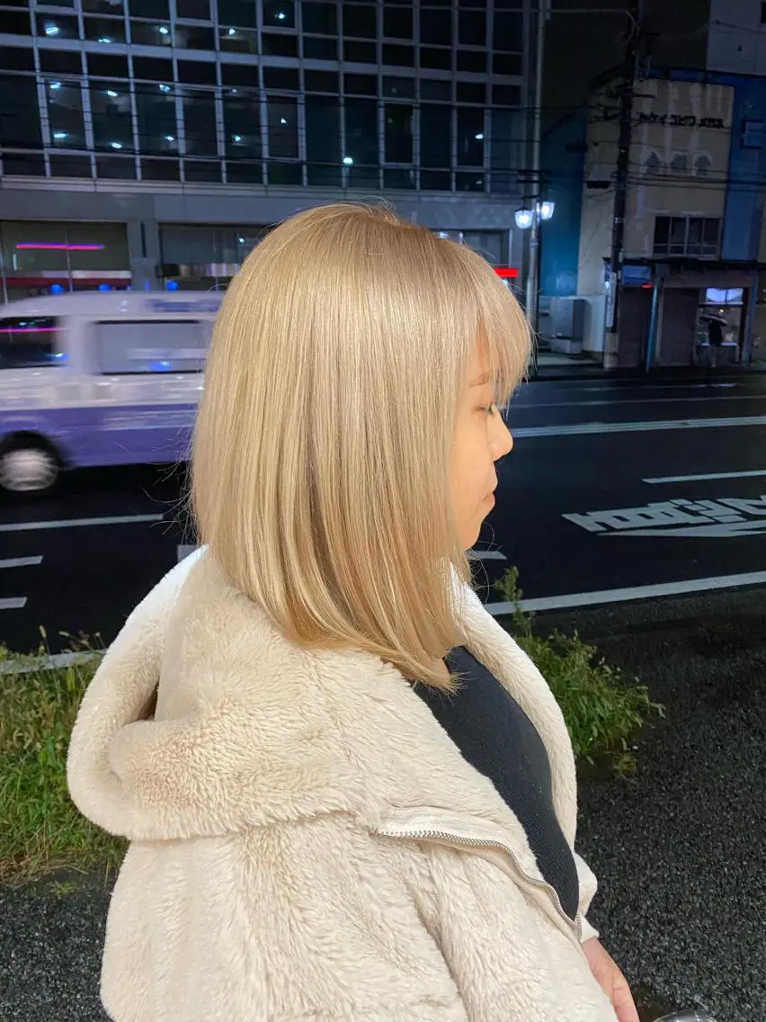 セミロング カラー ブロンド Uno. 本気で ヘアに悩む方へ✨のヘアスタイル