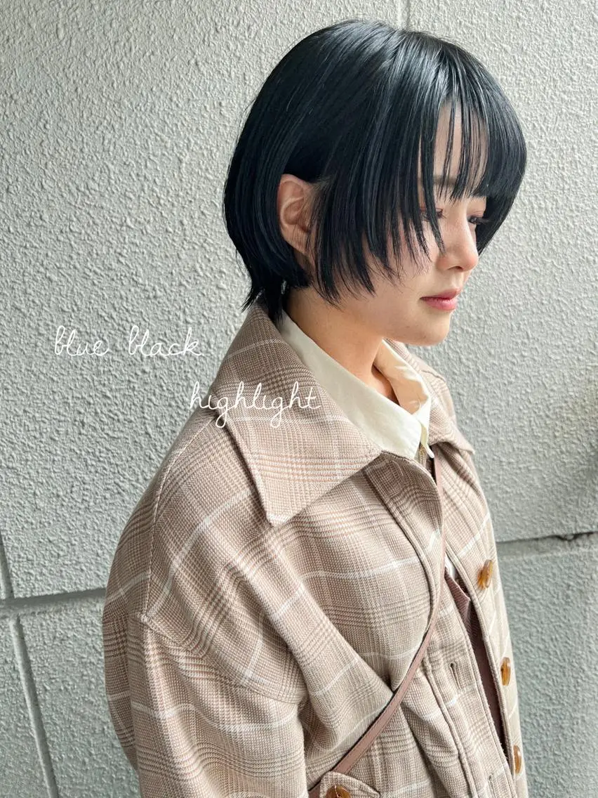 ショート カラー 黒髪 ブリーチ ブルーカラー ブルーブラック ハイライトカラー ヘアカラー カラーパティシエ facce🌼ikoのヘアスタイル