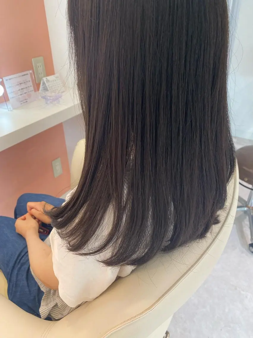 セミロング ヘアカラー 梛木 唯のヘアスタイル