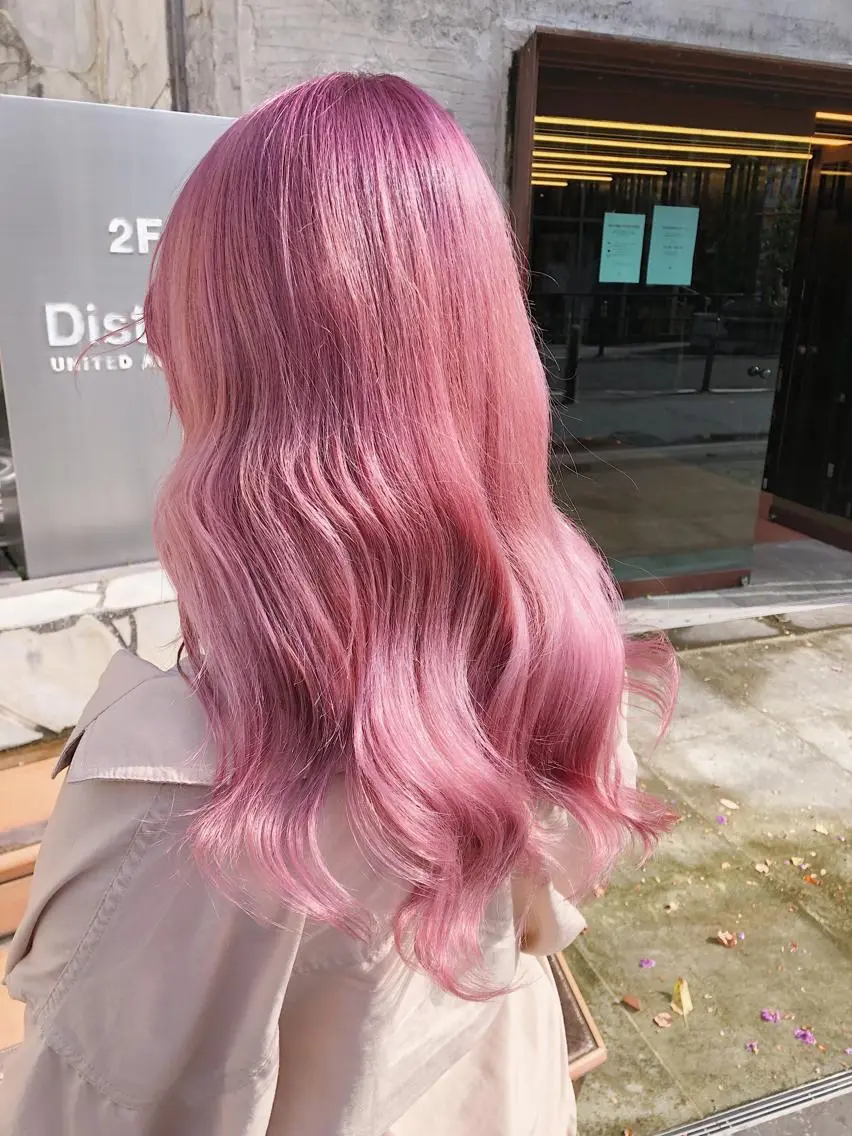 ロング カラー ヘアアレンジ メンズ キッズ メンズブリーチ アッシュ ベージュカラー ブリーチ ブラウンカラー ヘアカラー トリートメント ヘアセット 💟Chloe原宿店 🩶ハイトーンのヘアスタイル