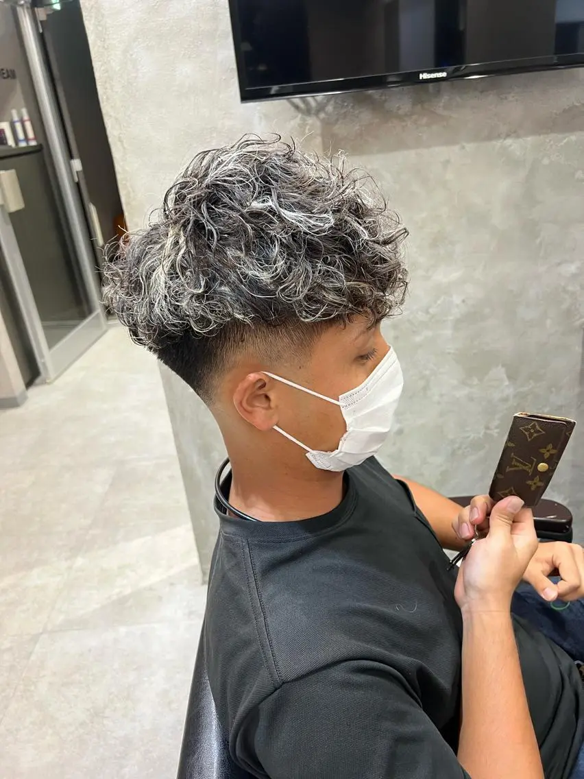 カラー パーマ メンズ カット ヘアカラー パーマ特化美容師 佐藤壮流のヘアスタイル