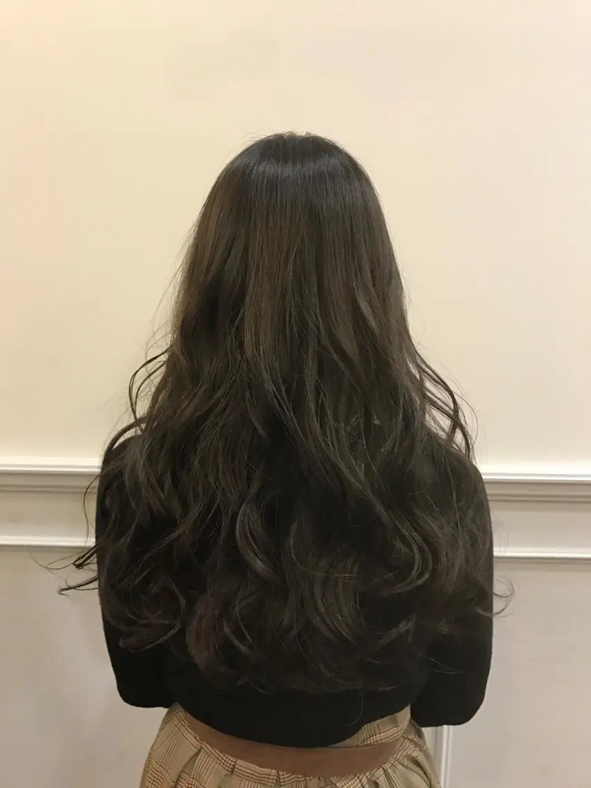ロング カラー ブラウンカラー グレージュ ひろせ かなのヘアスタイル