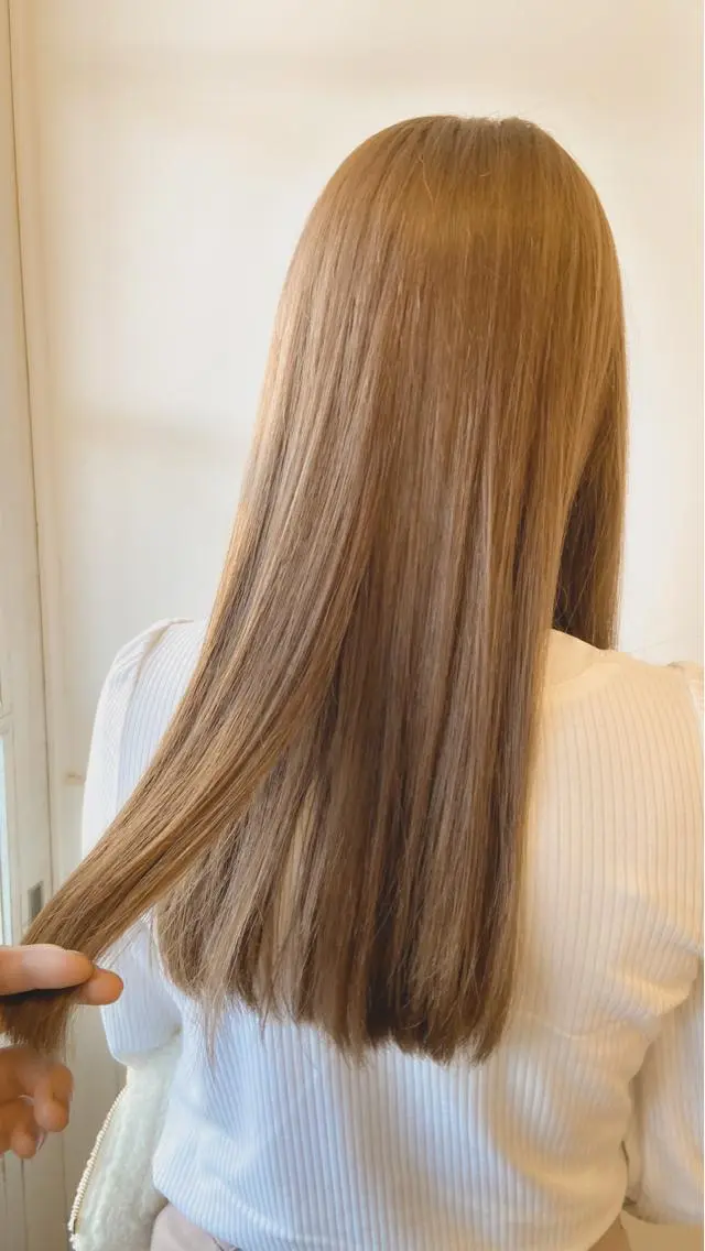 ロング カラー ベージュカラー 吉田 浩太郎のヘアスタイル