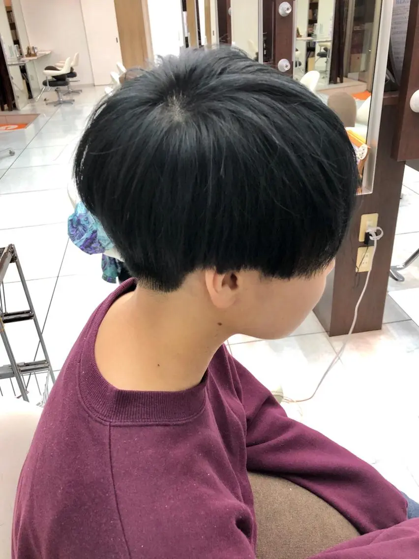 ショート カラー ブリーチ 透明感カラー 岩崎 裕司のヘアスタイル