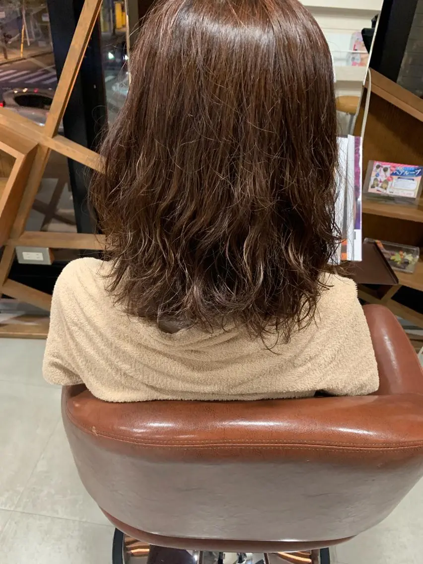 ミディアム パーマ 吉田 茉生のヘアスタイル