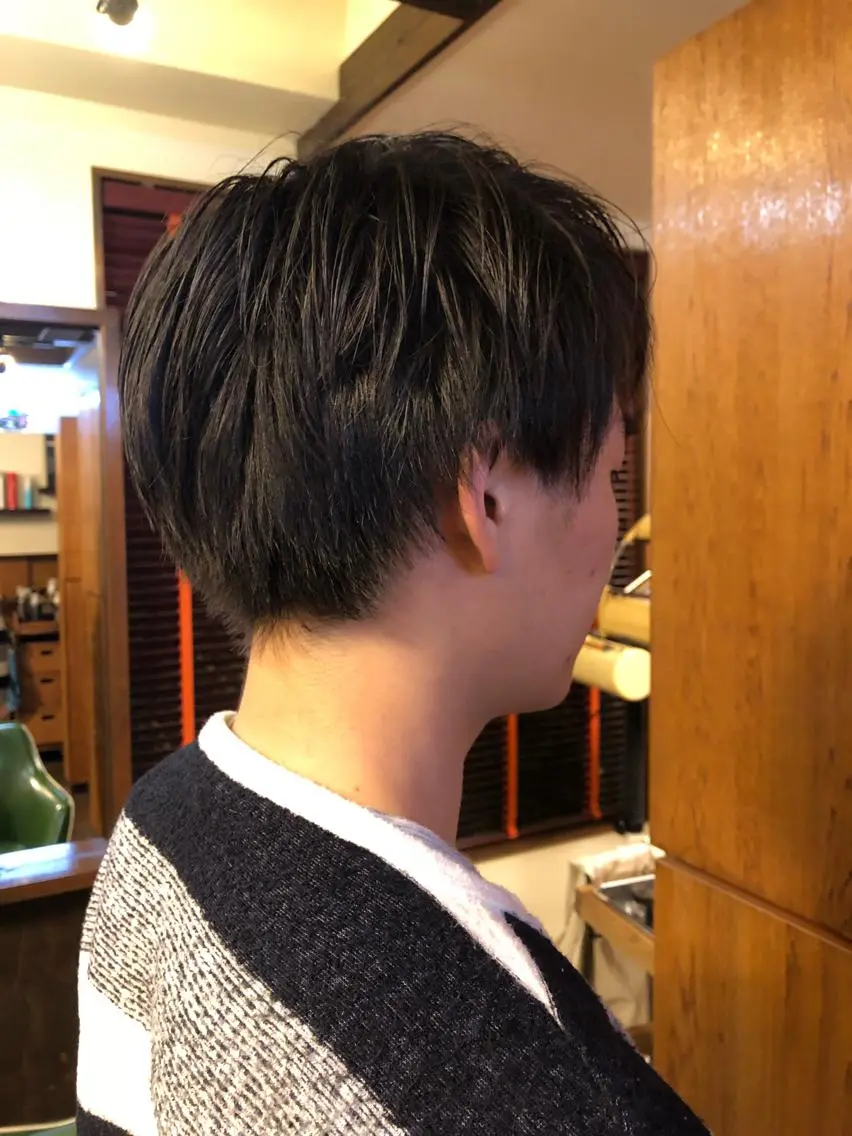 ショート メンズ ツーブロック 刈り上げ 長谷川 薫のヘアスタイル