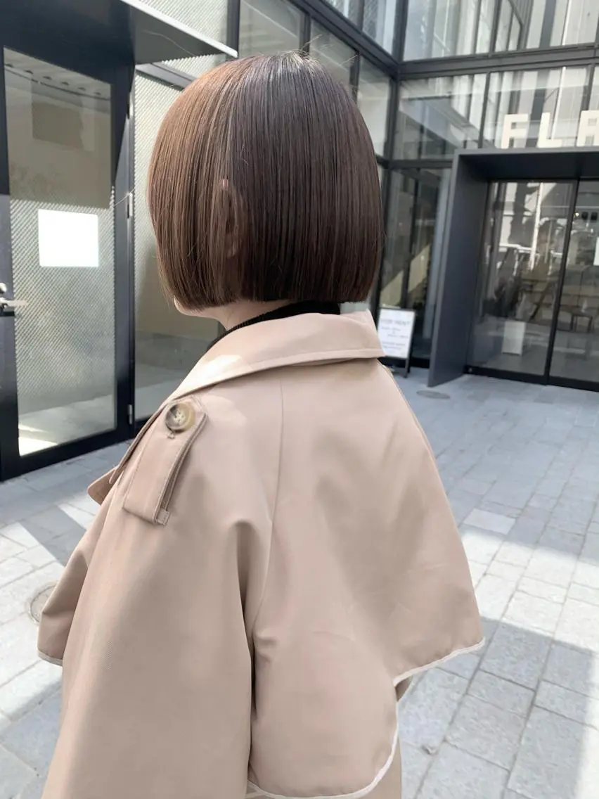 ショート カラー ヘアアレンジ 切りっぱなしボブ ボブ カット トリートメント 艶ハイトーン/ヘア アレンジAYAKAのヘアスタイル