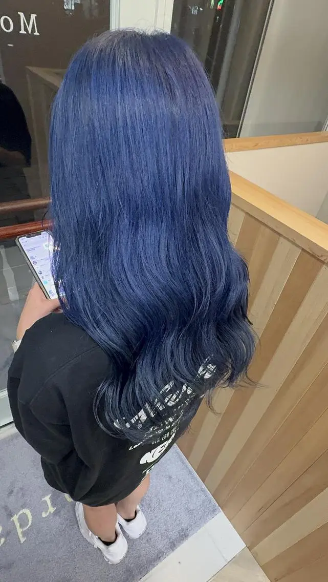 ミディアム ブリーチ×派手髪🎨 岡山駅🌈こうすけのヘアスタイル