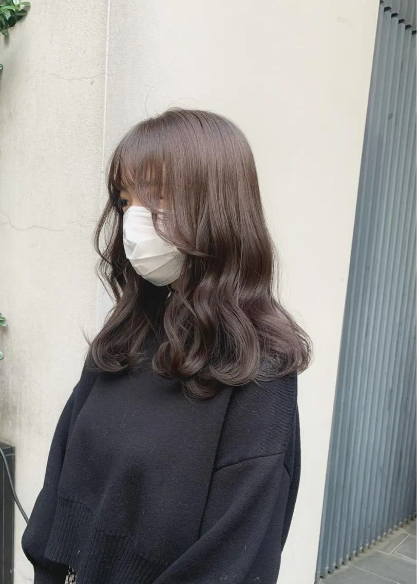 セミロング カラー ベージュカラー ブリーチ ブラウンカラー ブラウンベージュ ブリーチなしカラー カット ヘアカラー トリートメント 矢野 晃平のヘアスタイル