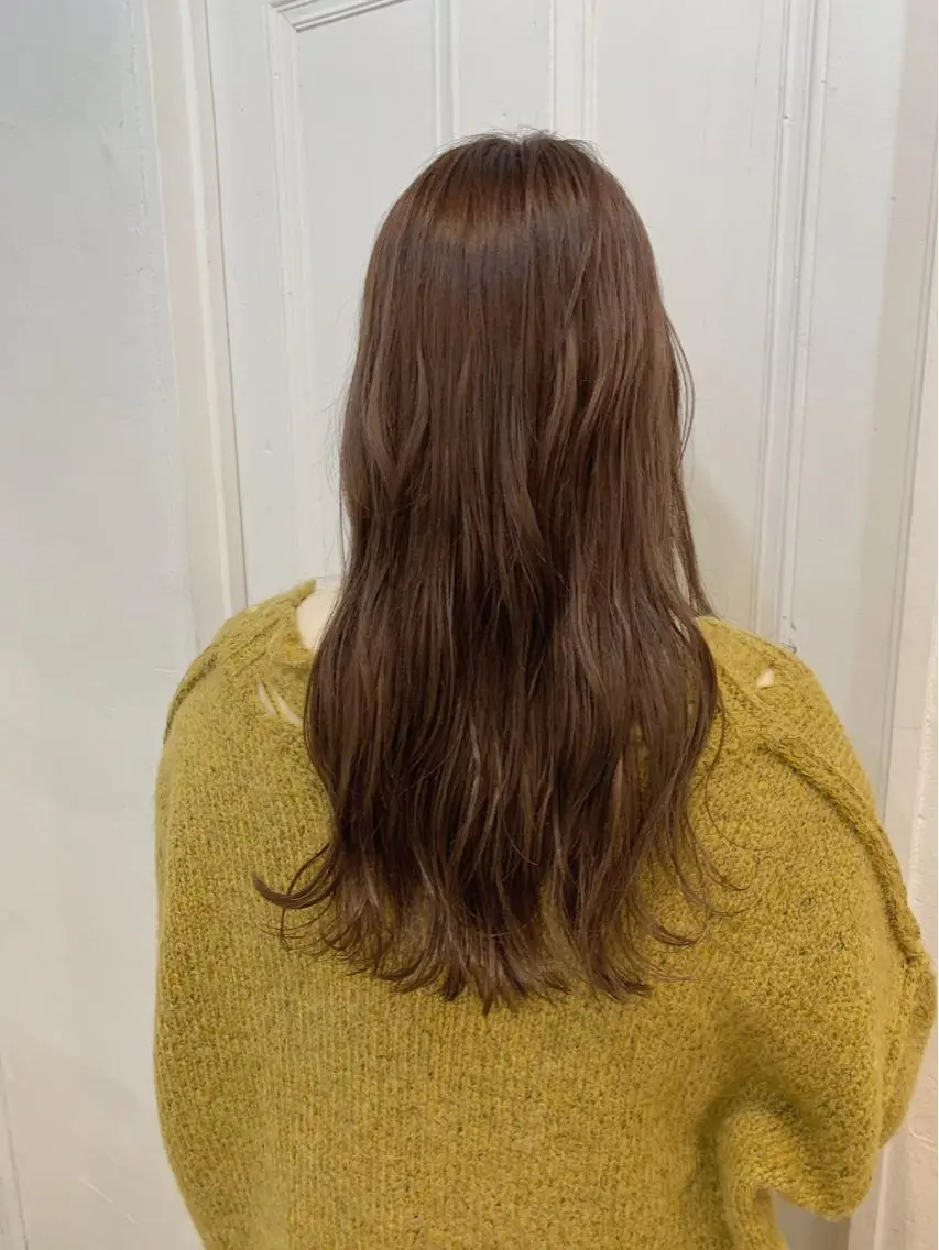 ロング カラー wakana/ 柔らかベージュカラーのヘアスタイル