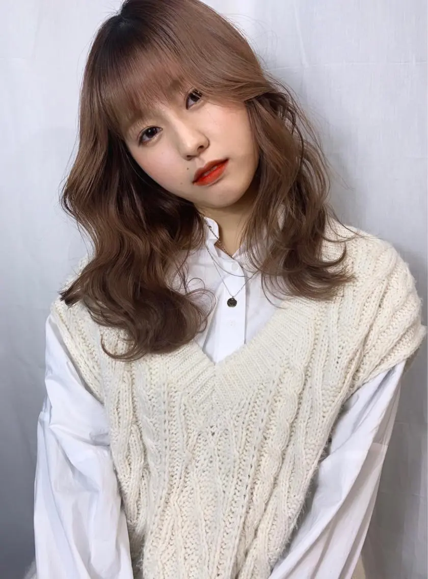 ミディアム カラー ヘアアレンジ 髙塚碧🇰🇷 韓国ヘア🎗️のヘアスタイル