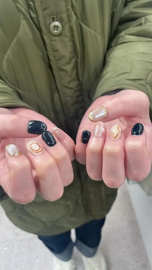 ネイル アートネイル カジュアル ジェルネイル ニュアンスネイル 赤色 韓国/ギャル/ モテまつげ🖤まりんのマツエク・マツパデザイン