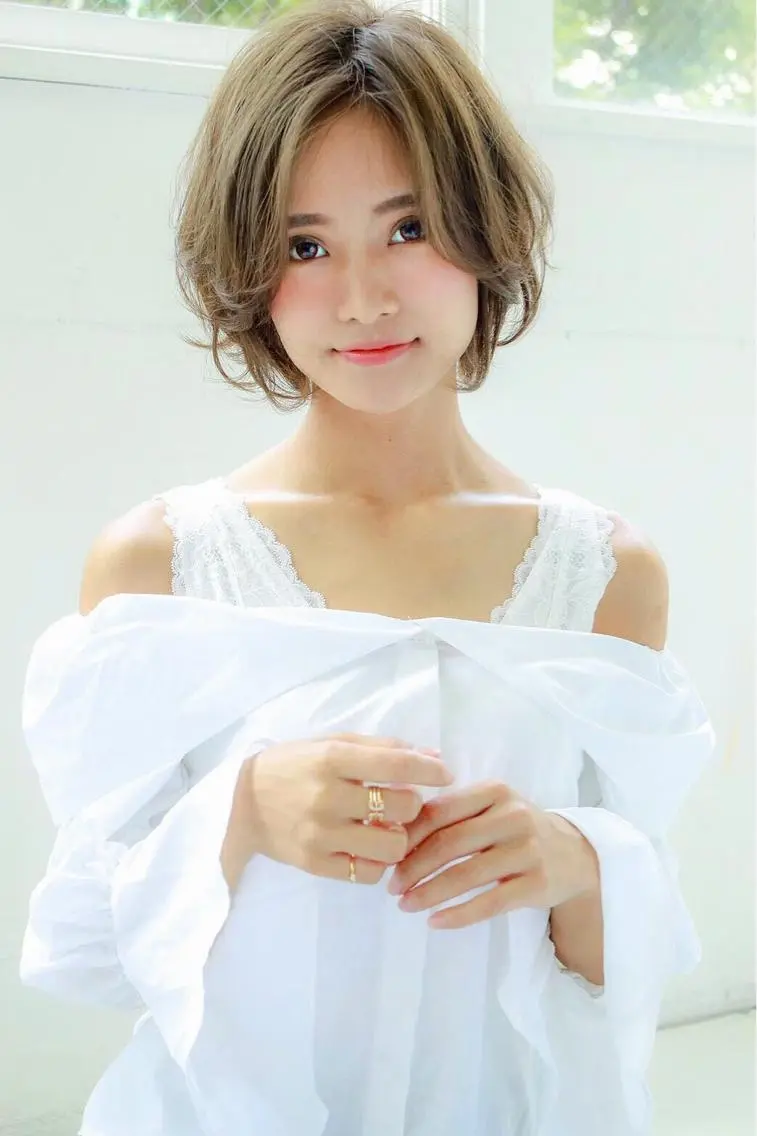 ミディアム カラー 🩶透髪×モテ髪🩶 FRUITS🏹🩶のヘアスタイル