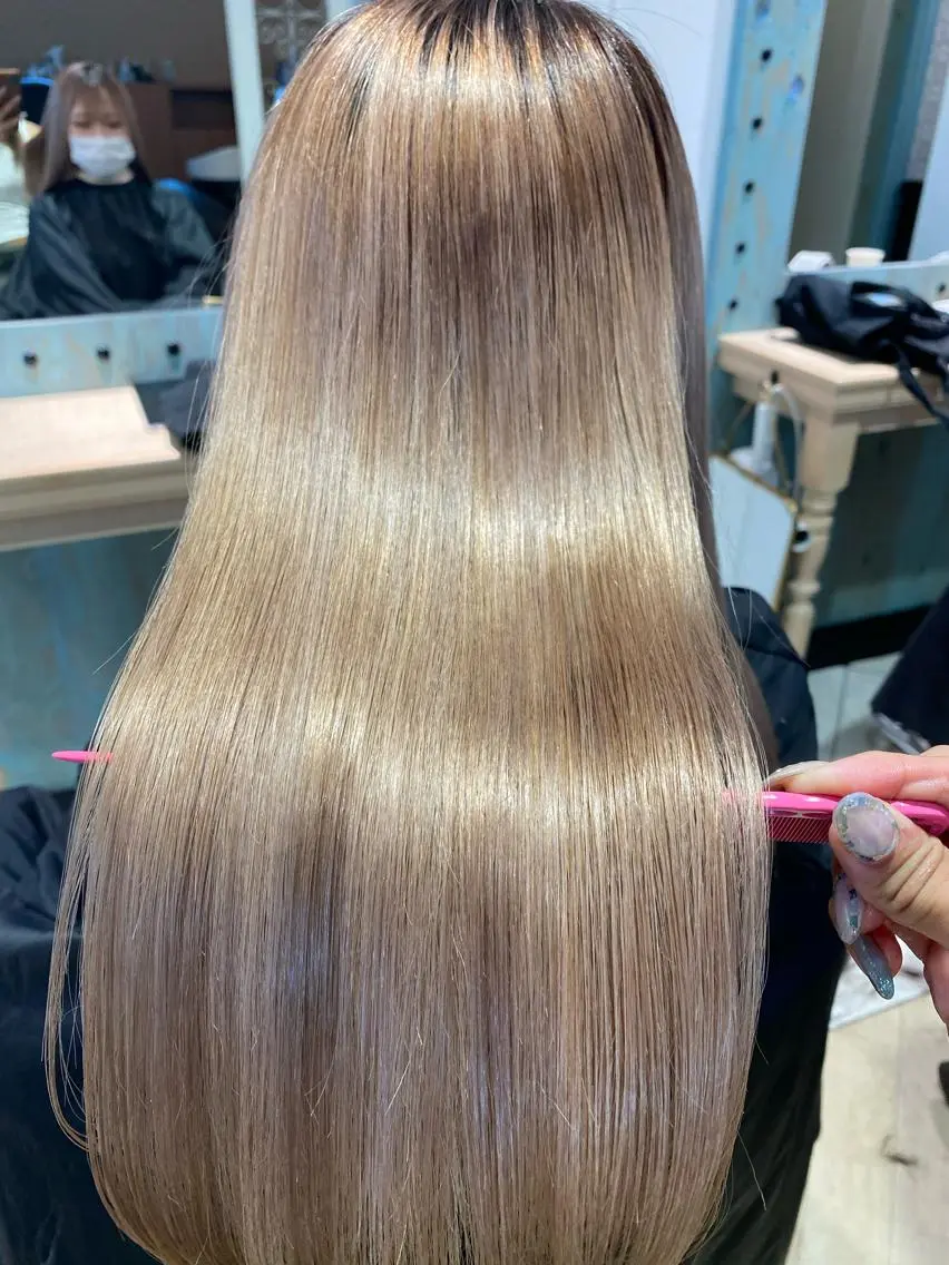 ロング ヘアカラー トリートメント 髪質改善 縮毛の達人 矢井由真のヘアスタイル