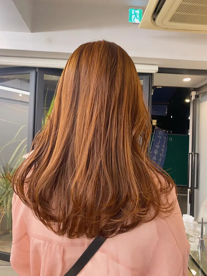 ロング カラー レイヤーカット Flamme Annaのヘアスタイル