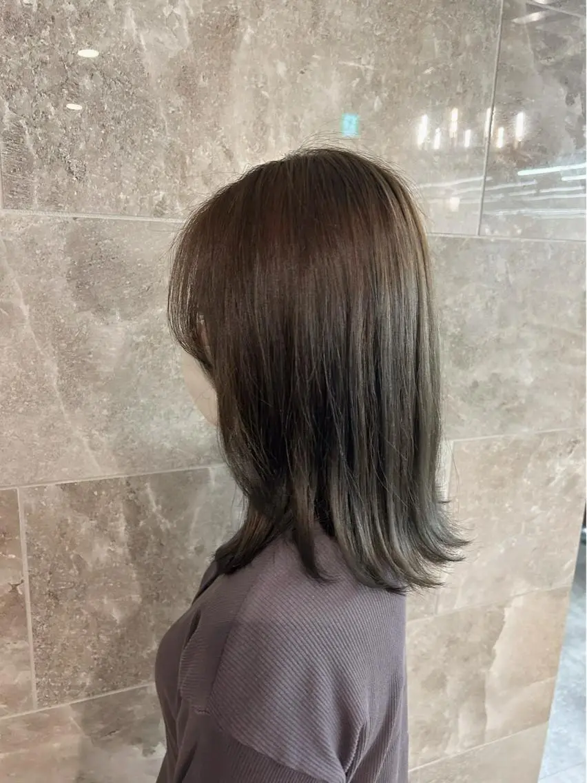 ミディアム カラー ヘアアレンジ グレージュ オリーブグレージュ オリーブグレー ボブ/レイヤー/表 参道/美容師♡ゆいかのヘアスタイル