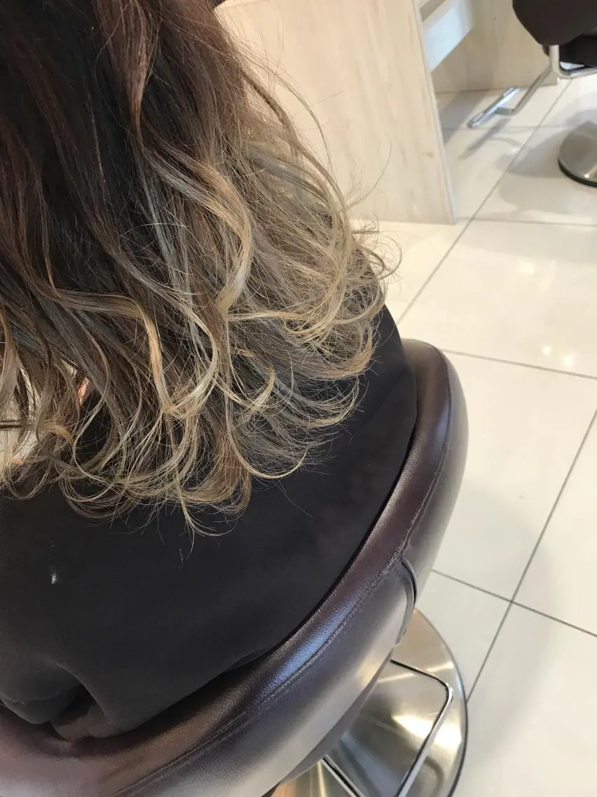 カラー ヘアカラー トリートメント 豊田 恭平のヘアスタイル