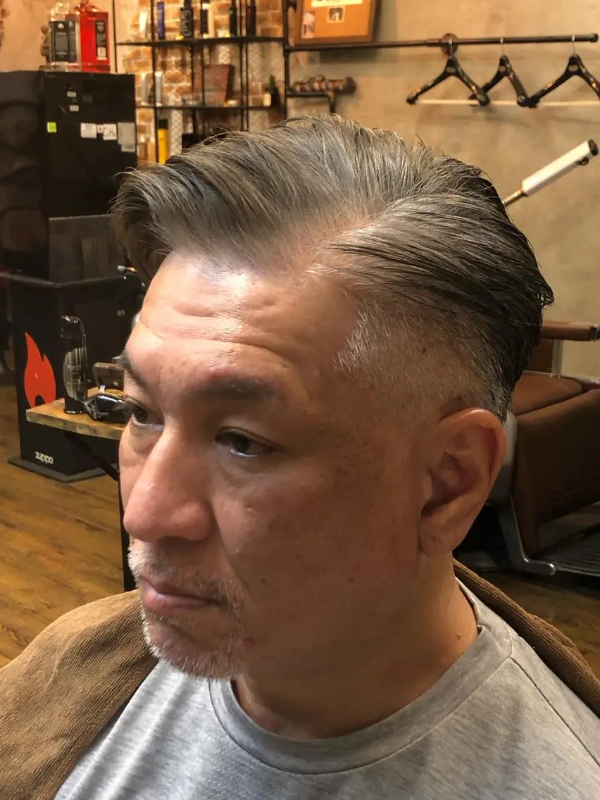 ショート メンズ フェードカット 七三 ツーブロック ナイルプラス ヨウのヘアスタイル