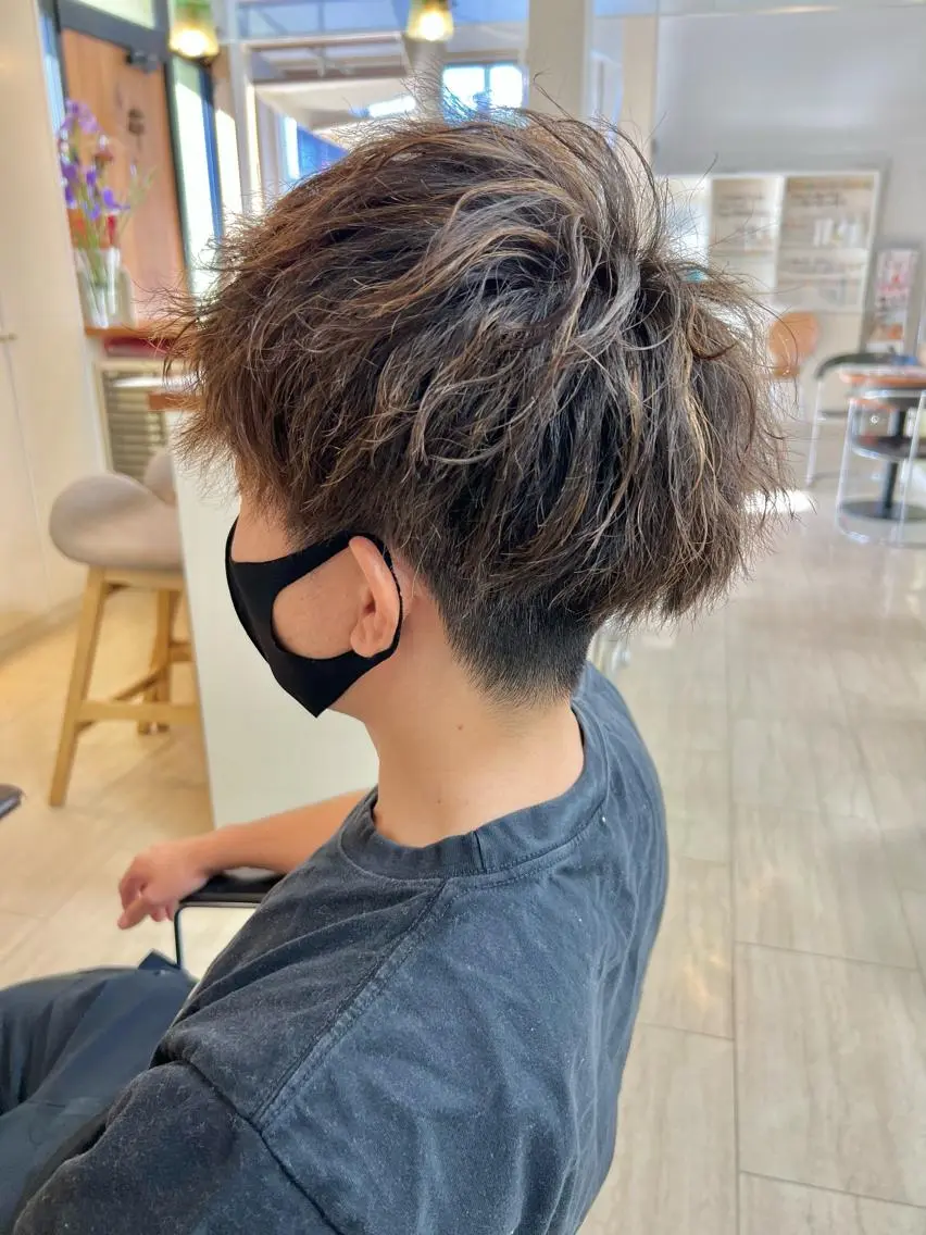ショート カラー パーマ メンズ カット パーマ ヘッドスパ 黒崎 美乃里のヘアスタイル
