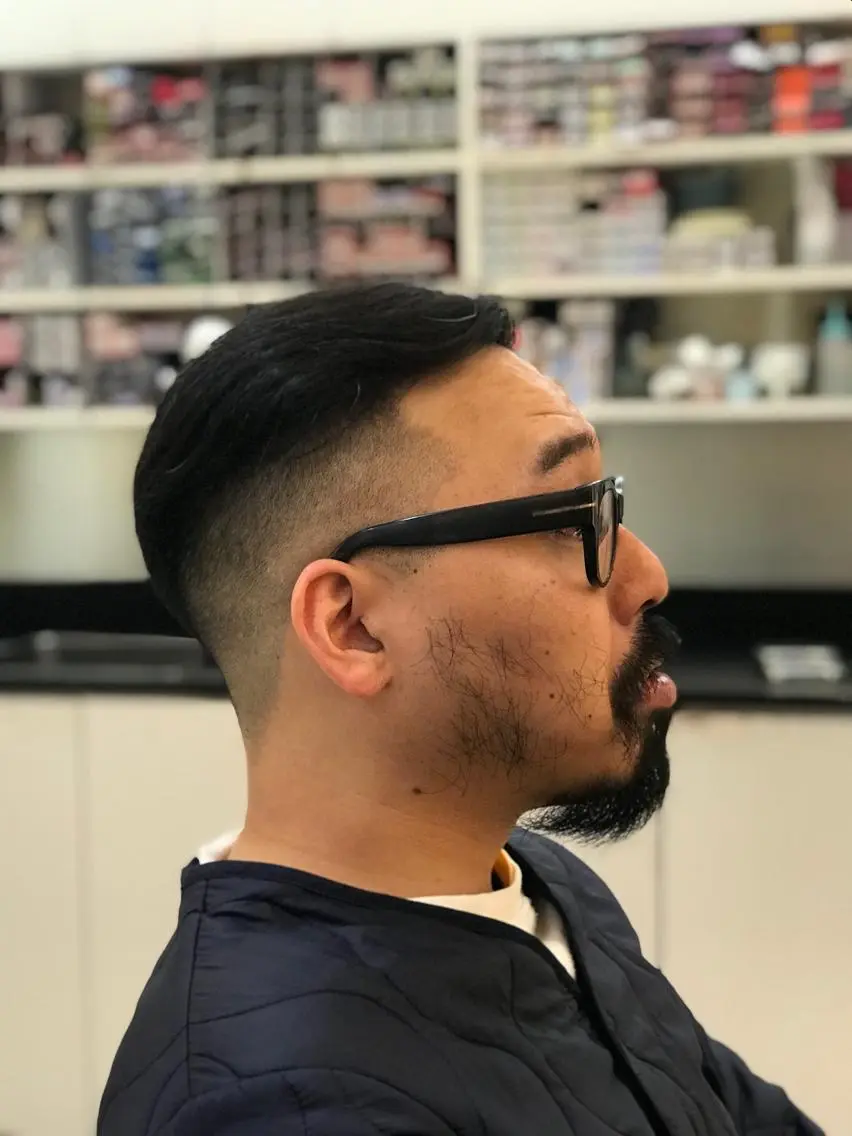 ショート メンズ フェードカット 國井 慎吾のヘアスタイル