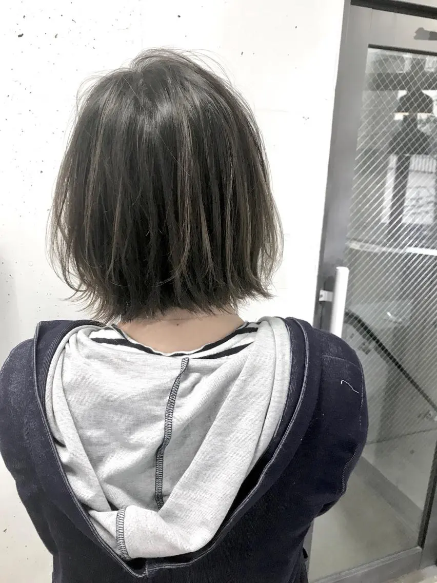 ショート カラー ハイライトカラー ハイライト ショートヘア 外ハネヘア カット ヘアカラー トリートメント 新井 広樹のヘアスタイル