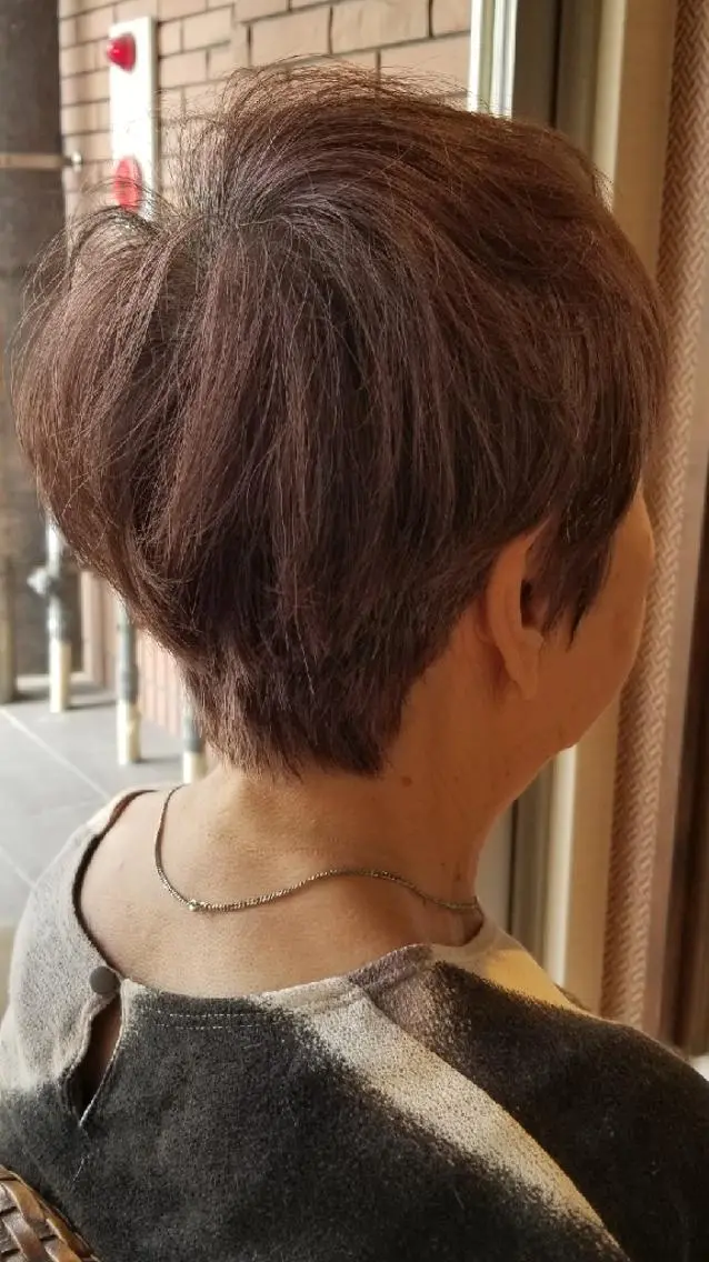 ショート 高口 雅のヘアスタイル