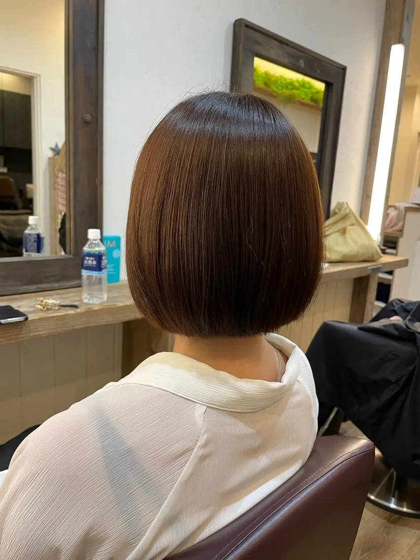 ショート ハイトーンベージュ /舘山優羽のヘアスタイル