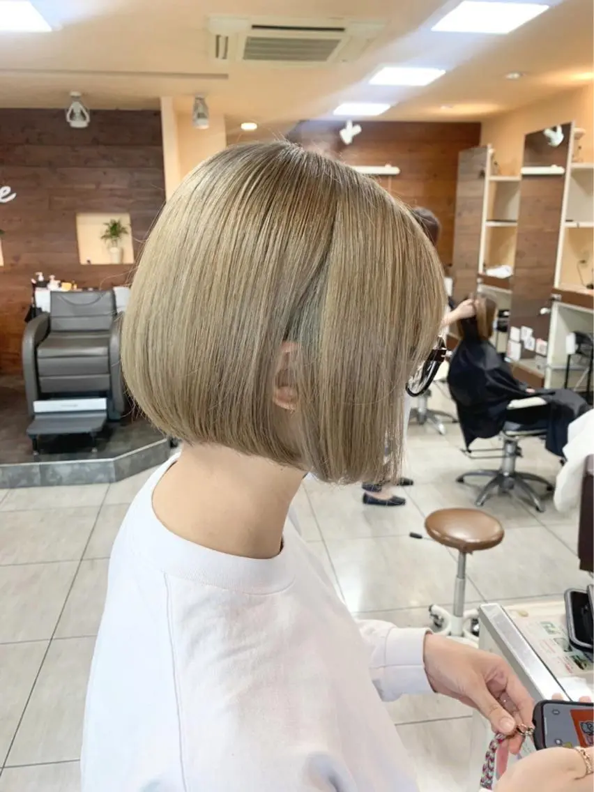 ショート カット ヘアカラー 🫧艶髪カラー🫧 森本くるみのヘアスタイル