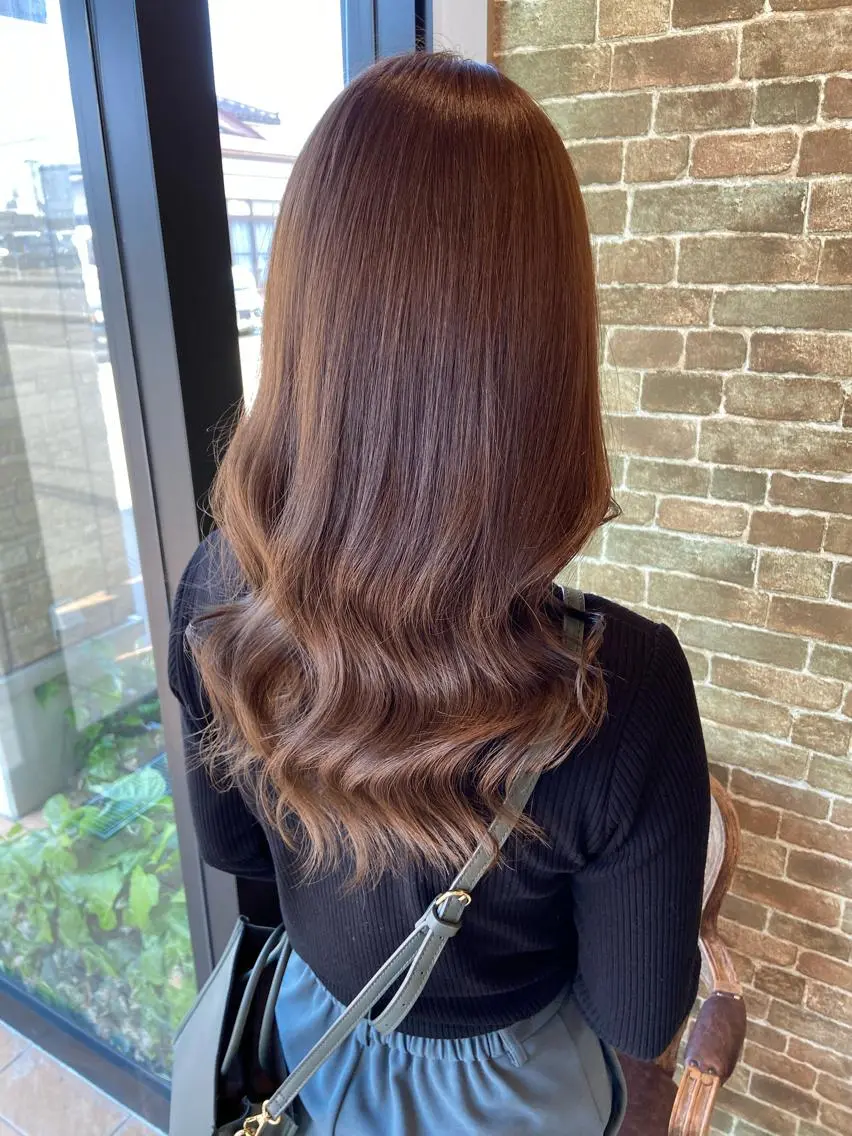 カラー 小林 亜紀のヘアスタイル