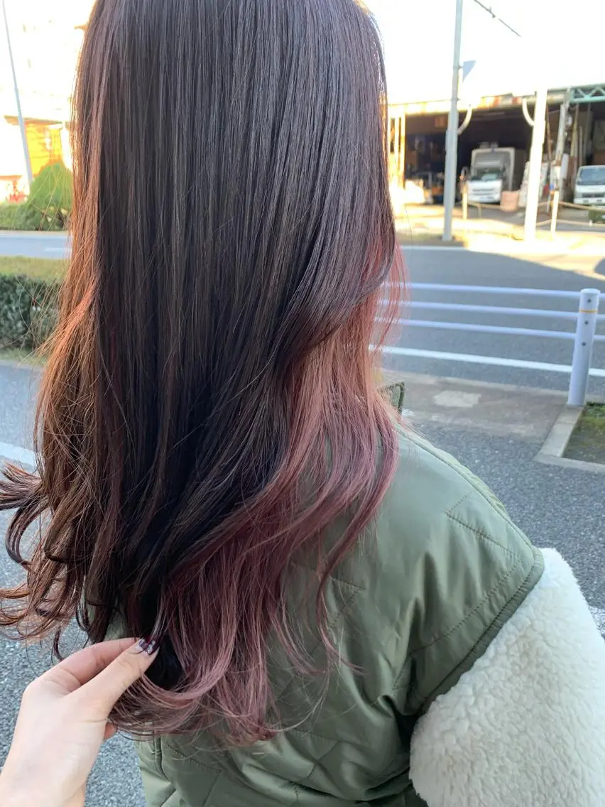 ロング カラー アッシュ インナーカラー ピンクカラー ピンクアッシュ 浅岡 みちるのヘアスタイル