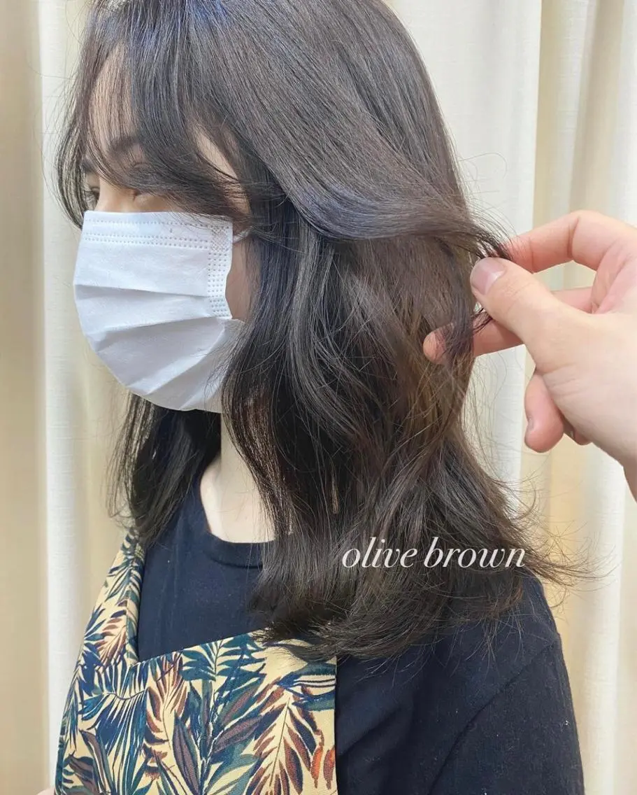セミロング カラー ブラウンカラー オリーブブラウン 鈴木早記 insta →saki_03sのヘアスタイル
