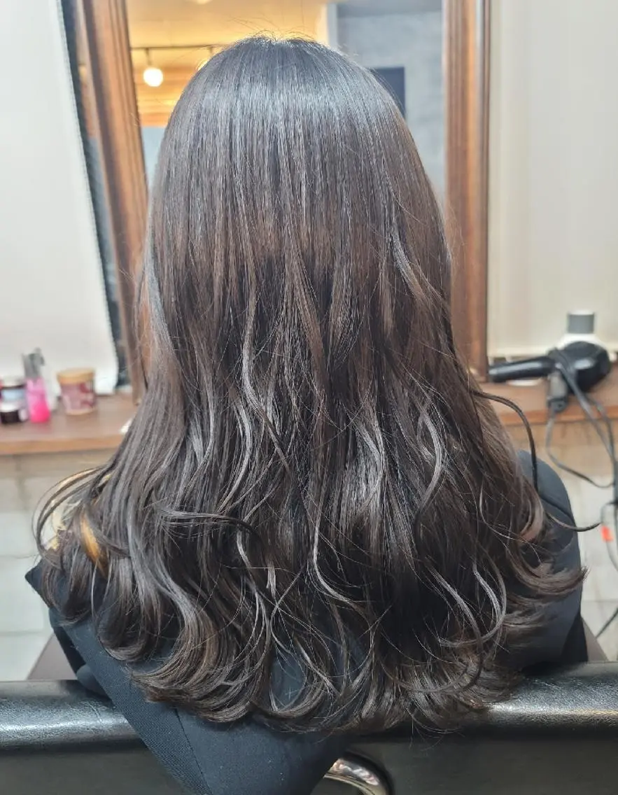 セミロング カット パーマ トリートメント S. ERIのヘアスタイル