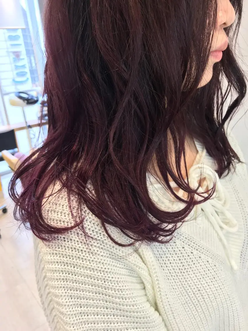 カラー ディープパープル インナーエクステ渋谷 🦋KAJIのヘアスタイル