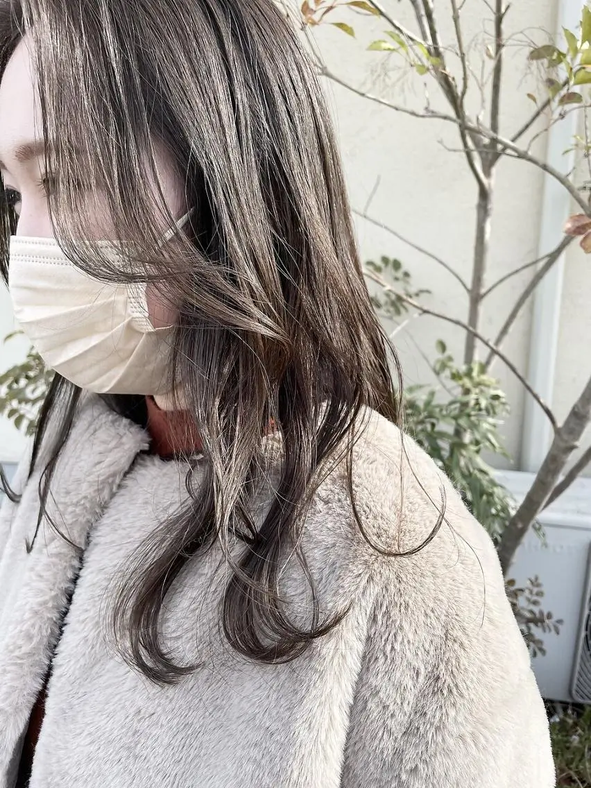 カラー セミロング カット ヘアカラー トリートメント 相川 ひなたのヘアスタイル